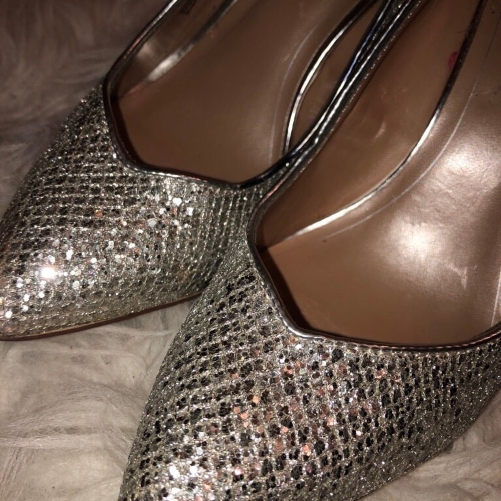Heels - Picture 2 of 3